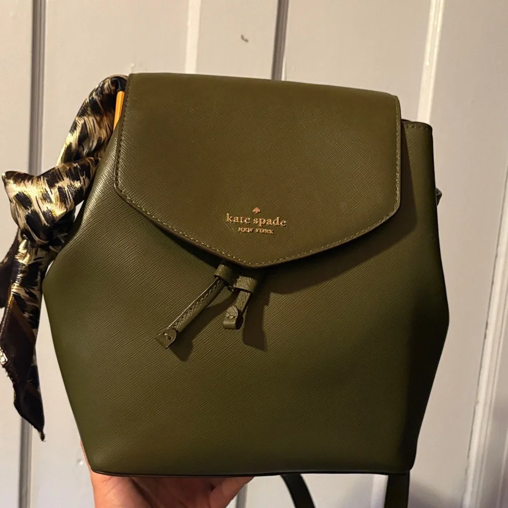 St. Patrick's Day GIVEAWAY SHOW💚🍀 ft. Mandy, Sandi, & Alicia the Purse Plug - Picture 4 of 7